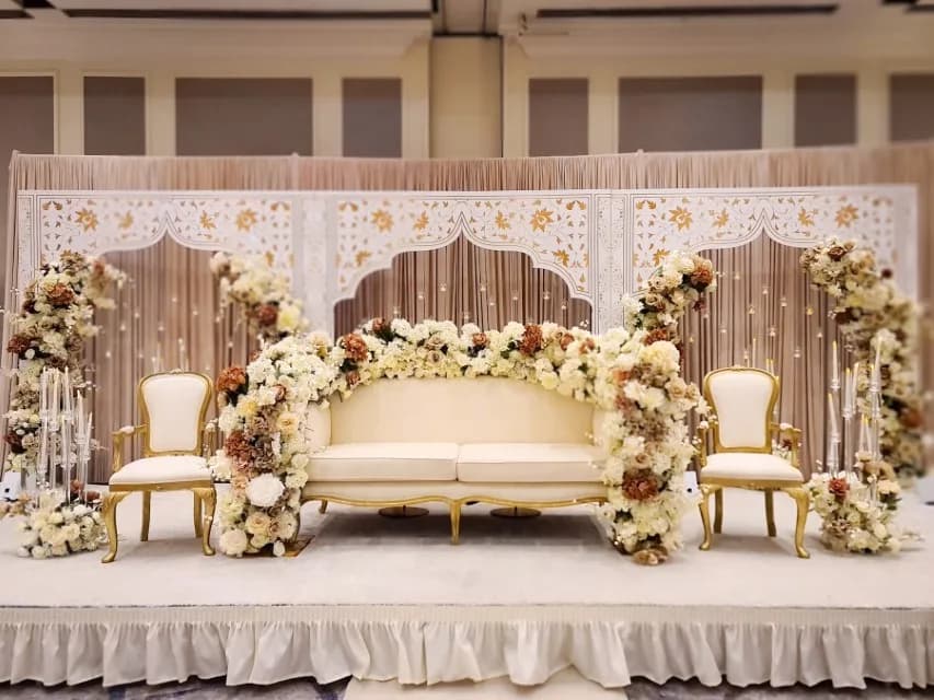 Printed Arch stage by Diamond Events