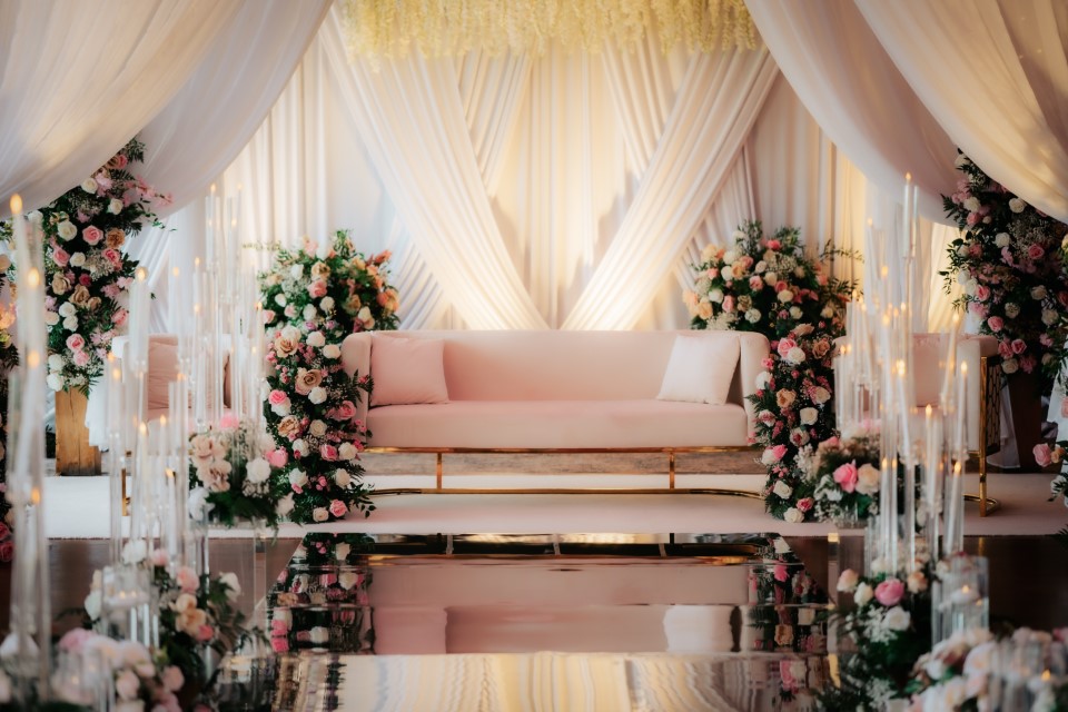 White drapery variation 2 (Custom)